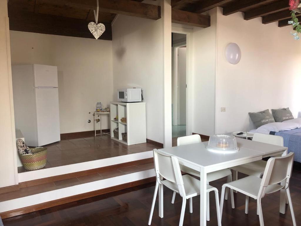 Bed and Breakfast Attico by Marconi 11 Besozzo Esterno foto